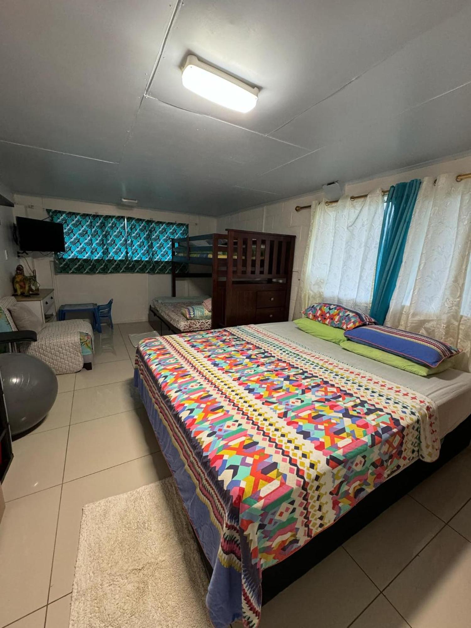 Mirimiri Spa Homestay Ngatangiia 외부 사진