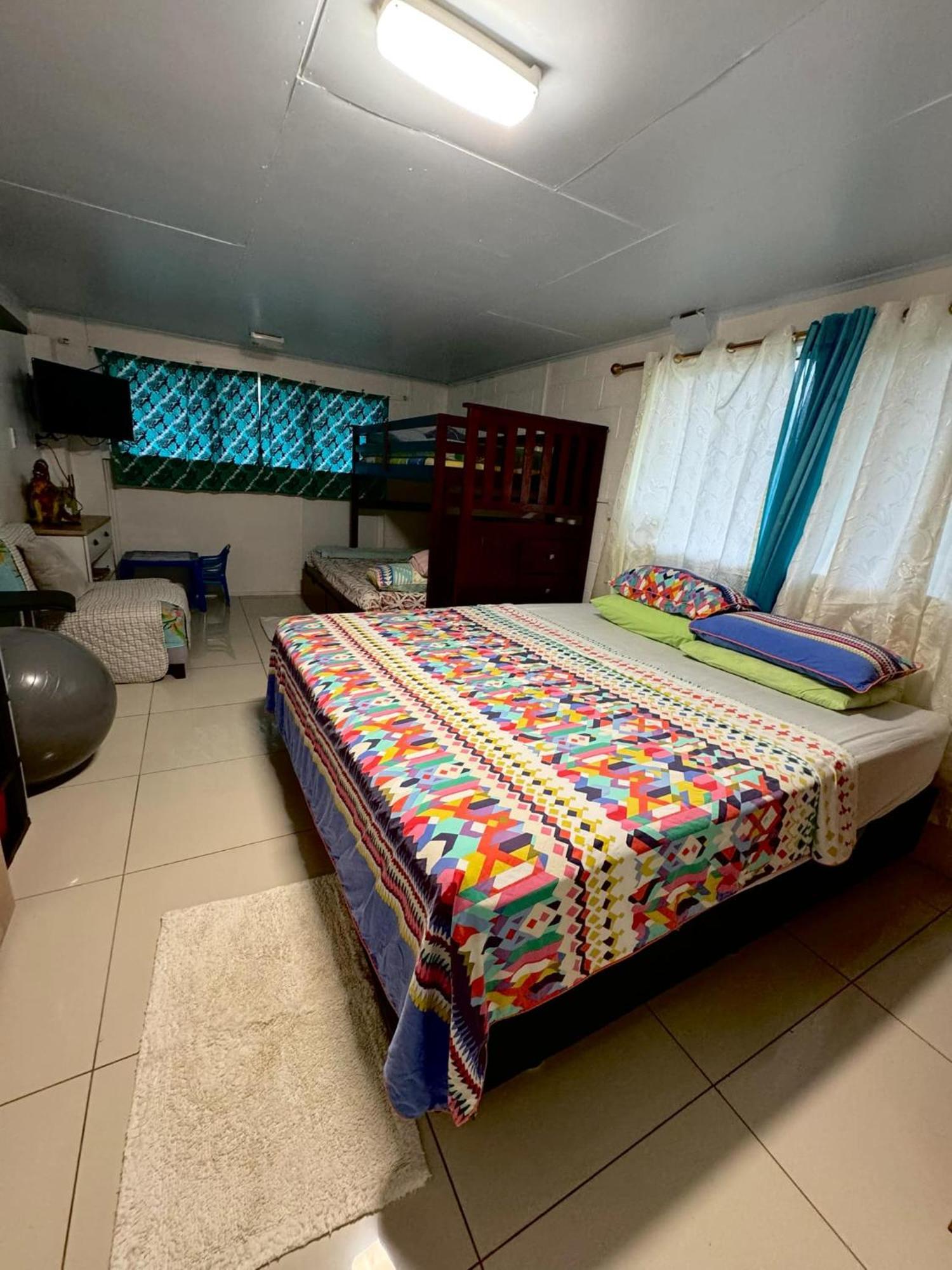 Mirimiri Spa Homestay Ngatangiia 외부 사진